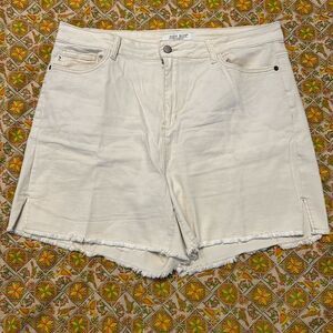 Judy Blue Women's High-Rise Cut-Off Denim Jean Shorts - Ivory Denim - 3XL